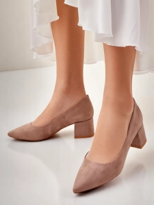 светло-коричневый