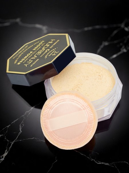 Розсипчаста пудра для обличчя з ефектом натурального фінішу