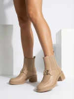 Светло-розовый