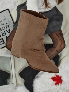 коричневий