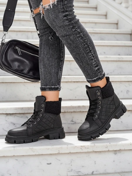 Royalfashion Черные женские утепленные ботинки-трапперы Hogenaf