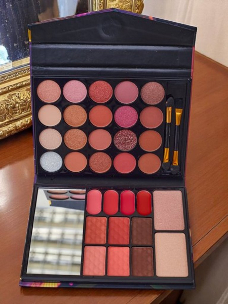 ANYLADY Компактная палетка для макияжа – тени для век, контур, губы, 33 оттенка