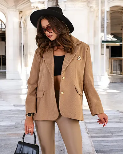 Жіноче коротке пальто Royalfashion