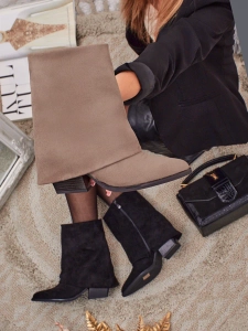 коричневый