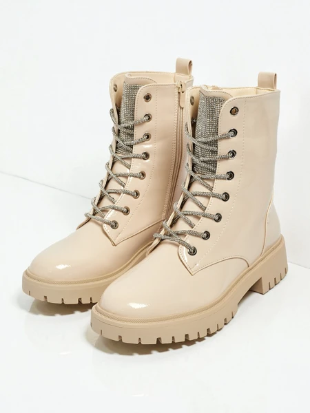 Лаковані шнуровані жіночі ботильйони Fjorra