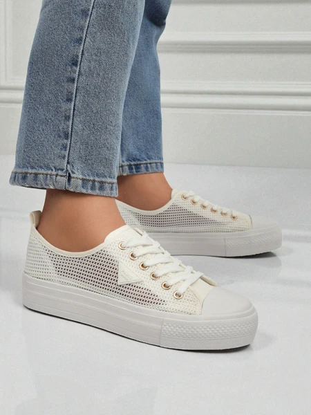 Damskie białe sneakersy Ariadne Mesh – przewiewne trampki na płaskiej podeszwie