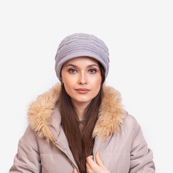 Сіра жіноча шапка з перлинами