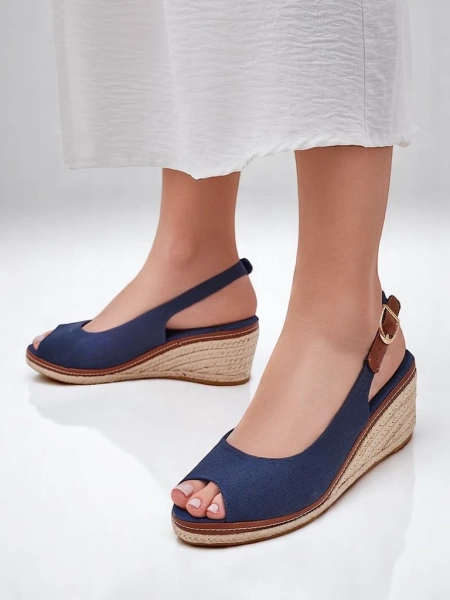 Royalfashion Жіночі сабо на платформі з відкритим носком Tafenis