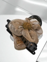 коричневый