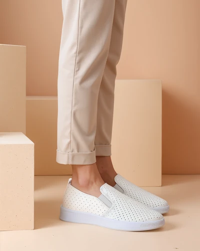 Royalfashion Жіночі перфоровані спортивні черевики Musio