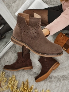 коричневий