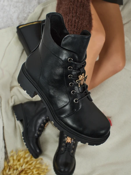 Женские ботинки Veltih из экокожи на шнуровке