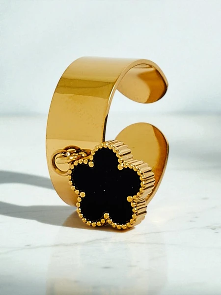 Браслет-обруч Dolce Vita с декоративными шармами