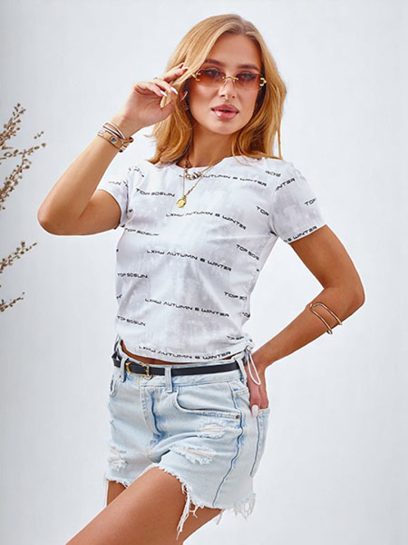 Royalfashion Женская хлопковая футболка с боковыми завязками, надписями и блестками