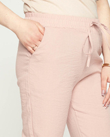 Светло-розовый || розовый