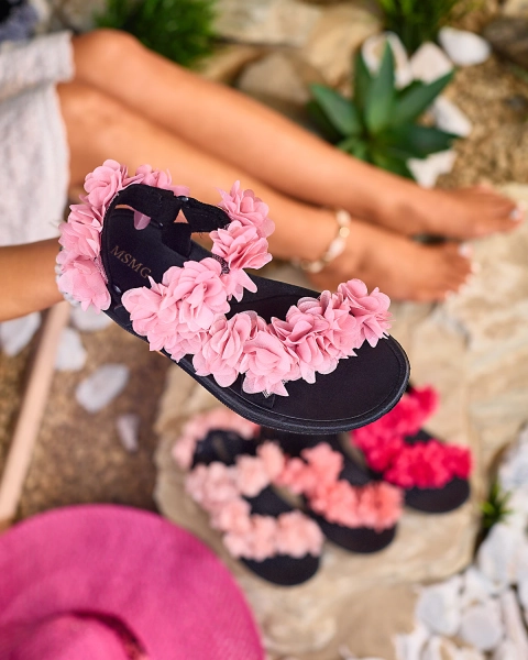 Рожеві жіночі босоніжки з квітами Royalfashion Alferroy