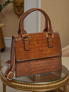 коричневий