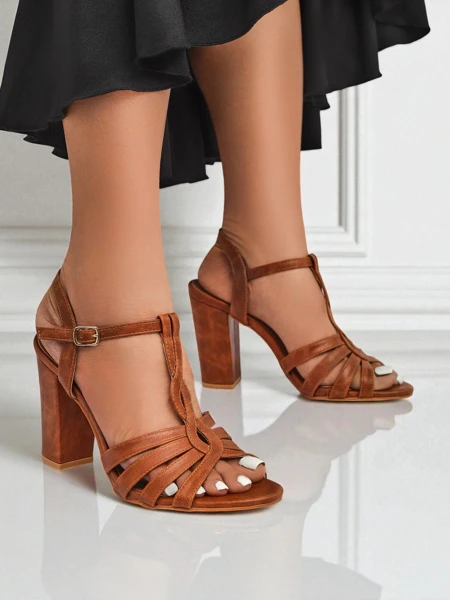 Royalfashion Жіночі босоніжки на блочному каблуці Daffi Elegance