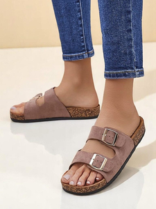 коричневий