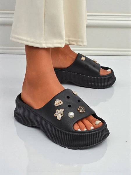 Royalfashion Жіночі гумові капці з декором Slash Glam