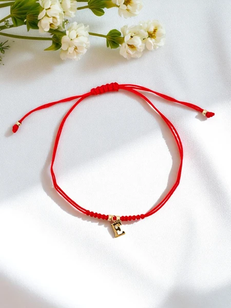 Жіночий браслет з літерою E