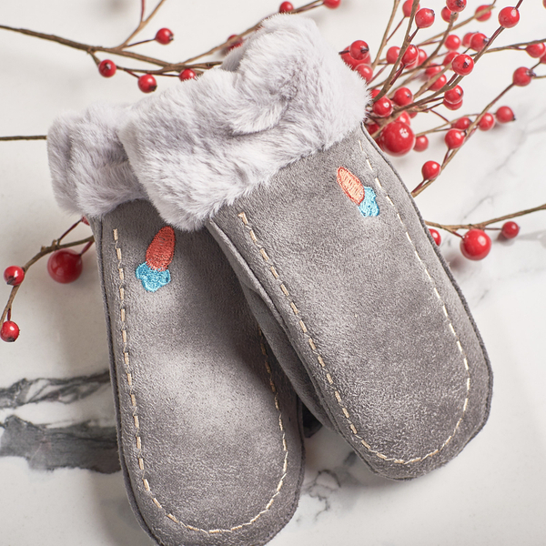 Серые детские варежки