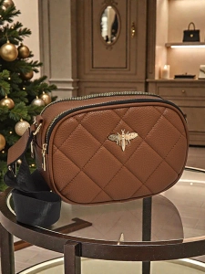 світло-коричневий