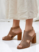 світло-коричневий