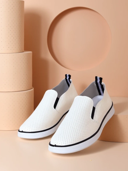 Королевская мода Женские перфорированные кроссовки Musio