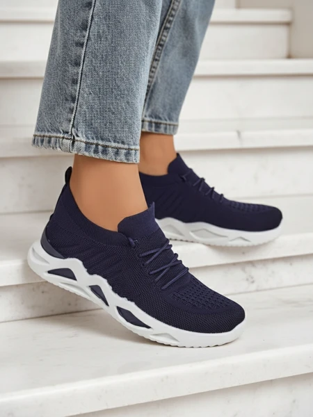 Royalfashion Материальные женские кроссовки Kaenno