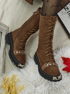 коричневий