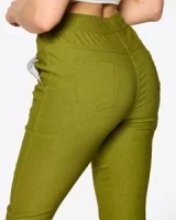 тёмно-зелёный