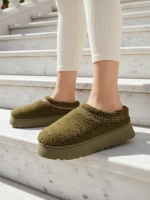 тёмно-зелёный