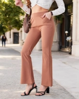 світло-коричневий