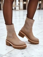 светло-коричневый