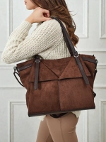 Темно-коричневий