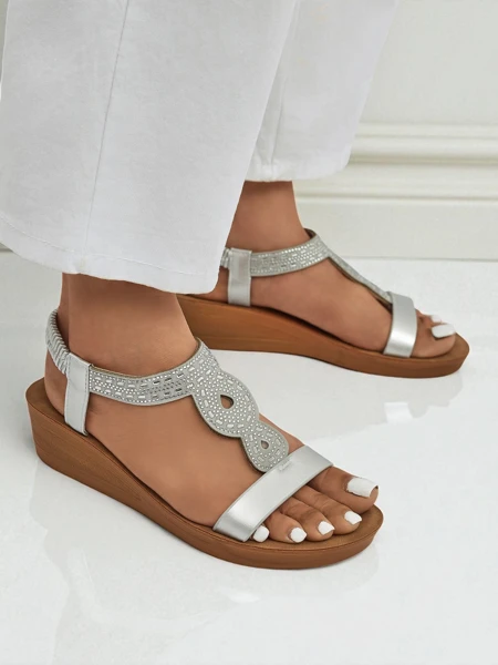 Royalfashion Жіночі сандалі на танкетці з цирконами Agaya