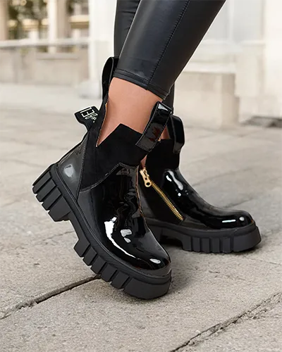 Royalfashion Черные женские утепленные сапоги из лакированной кожи Eratra