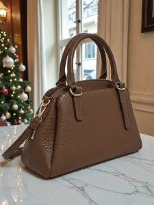 коричневий