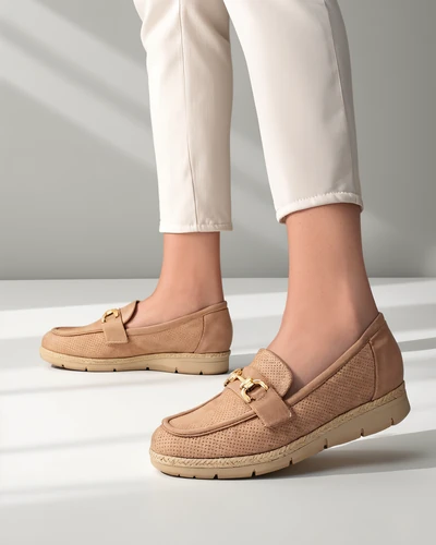 Жіночі туфлі Royalfashion з декором на носку