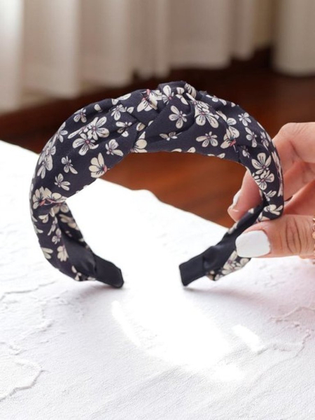 Royalfashion Ободок для волос с плетёным цветочным узором Florinda