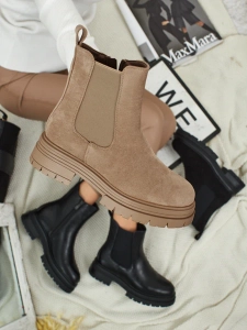 світло-коричневий