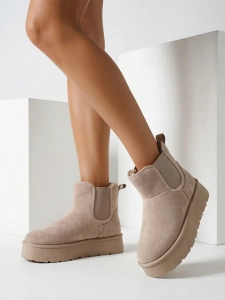 світло-коричневий