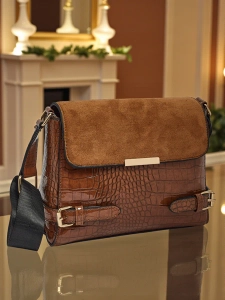 коричневий