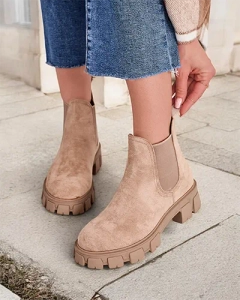 світло-коричневий