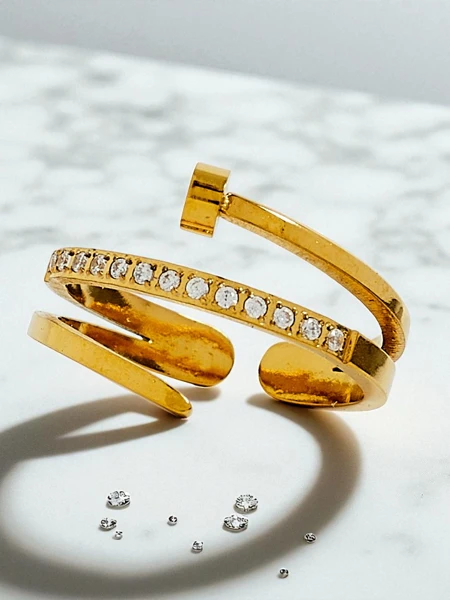 Браслет-обруч Dolce Vita з декоративними шармами