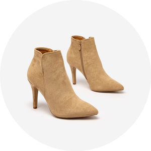 світло-коричневий || коричневий