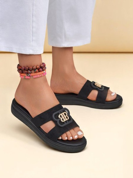 Royalfashion Жіночі шльопанці на плоскій підошві ChicStep