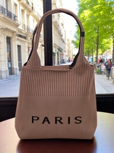 коричневий