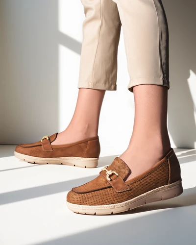 Женские туфли Royalfashion с декором на носке